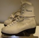 (32) Beg Flicksridskor 2665