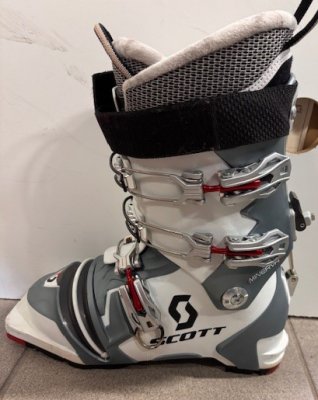 EUR 40 (25cm innermått Beg telemarkspjäxor